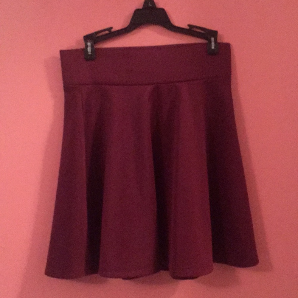 short maroon skater skirt
